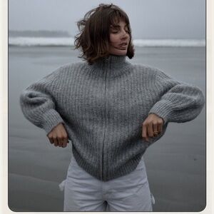 Bare Knitwear “Nazca zip up jacket” Cloud Grey